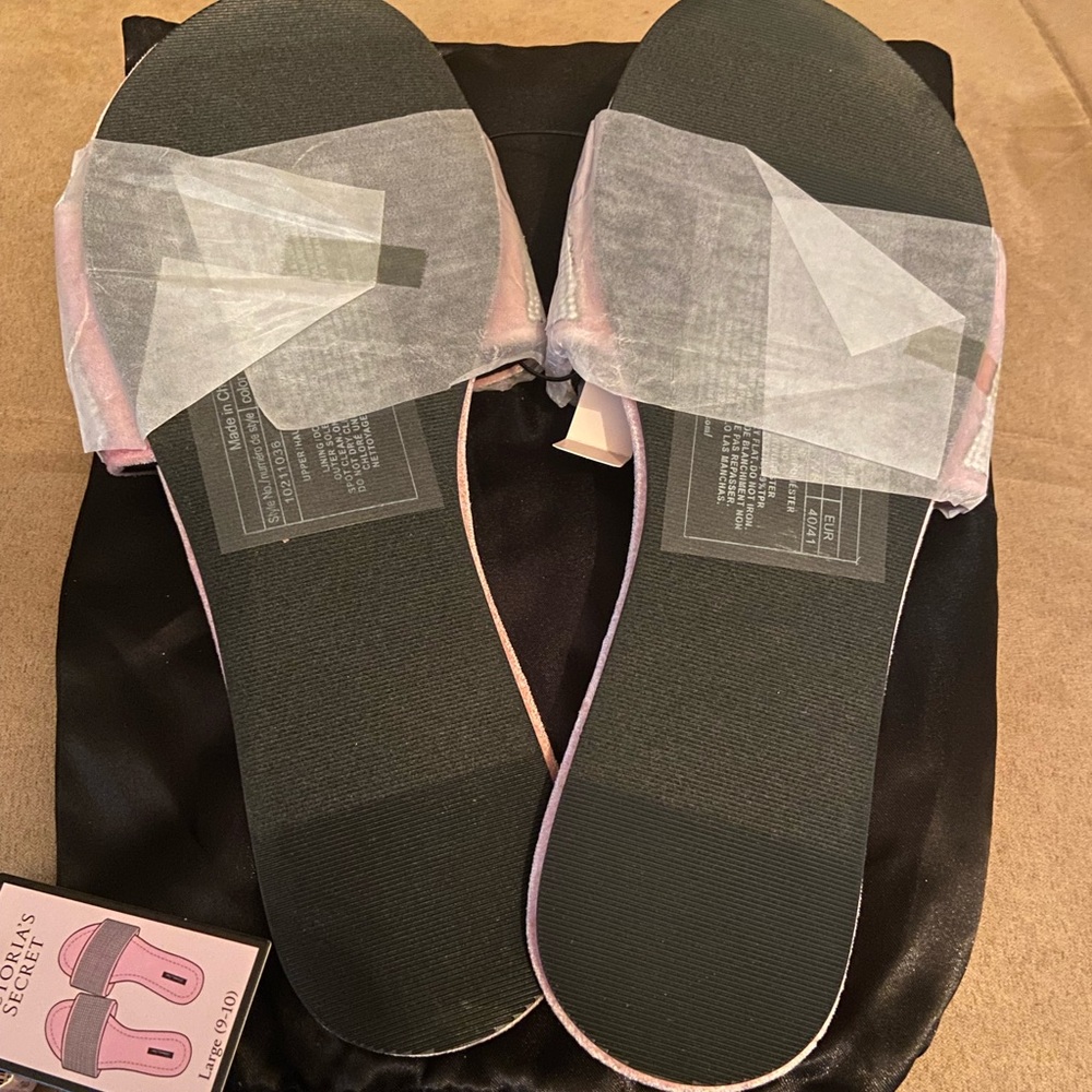 Victoria Secrets Slides - Picture 2 of 3